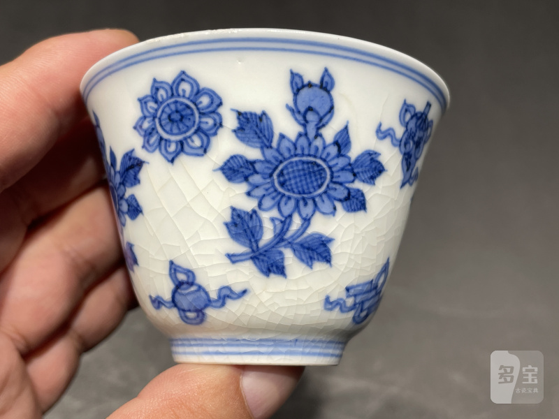 清康熙 浆胎青花菊托八宝纹杯一对 - 图5